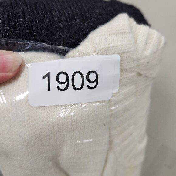 Old Navy Mens Fair Isle Crewneck Sweater Size XL Cream Black Gray Bear Cozy - Picture 11 of 12